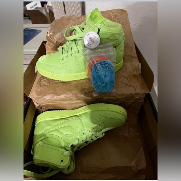 Air Jordan 1 Billie Eilish Edition - Picture 5 of 8